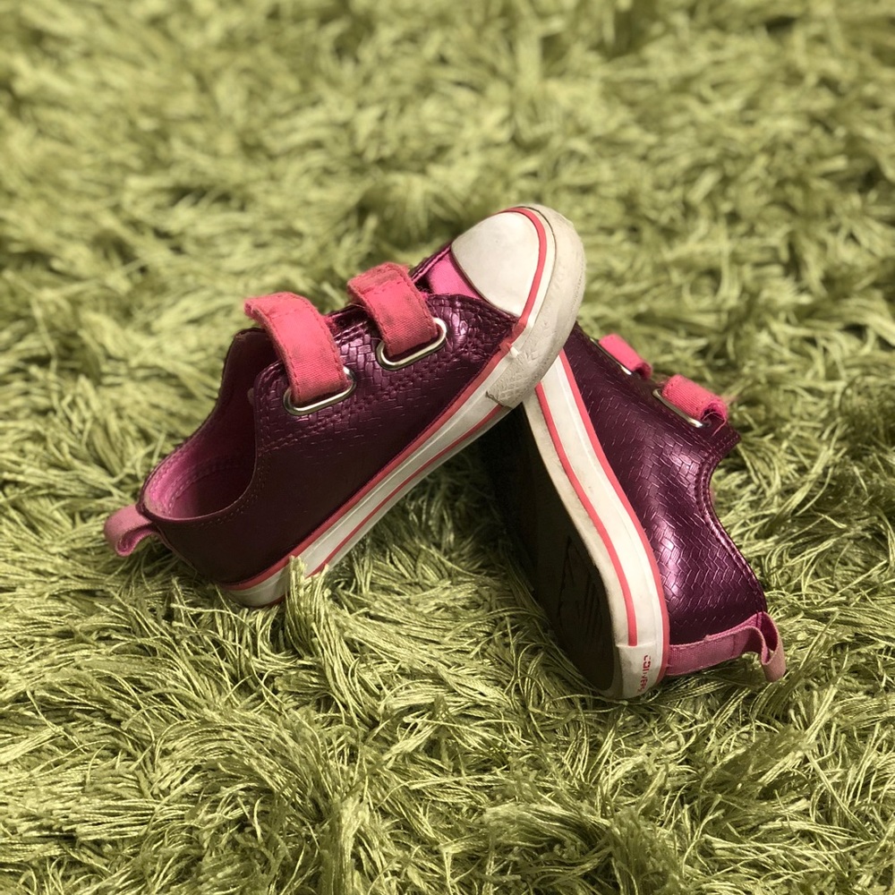 Pink 💕 Metallic Velcro Converse